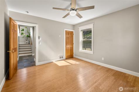 109 S 5th St Alley Roslyn WA 98941