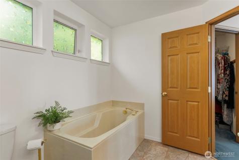 102 Olympic Lane Port Ludlow WA 98365