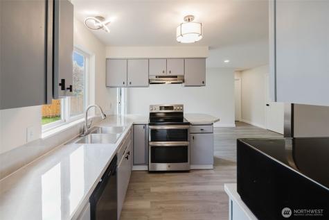 19546 23rd Avenue NE Poulsbo WA 98370