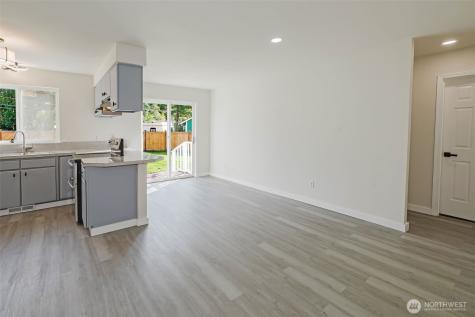 19546 23rd Avenue NE Poulsbo WA 98370