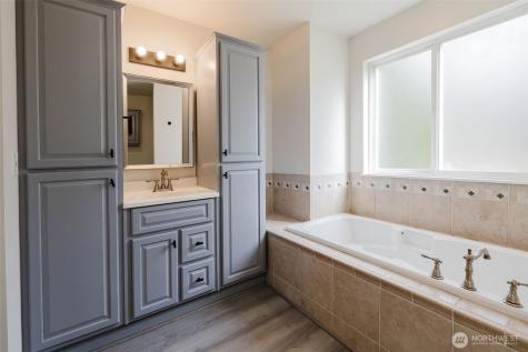 19546 23rd Avenue NE Poulsbo WA 98370