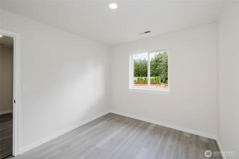 19546 23rd Avenue NE Poulsbo WA 98370