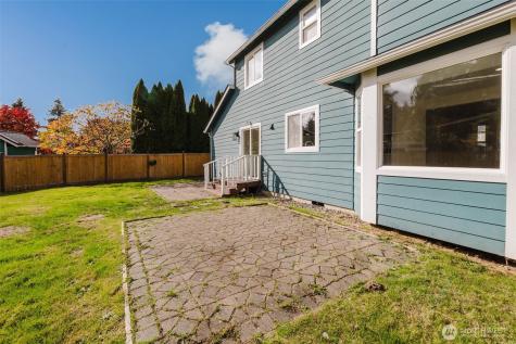 19546 23rd Avenue NE Poulsbo WA 98370