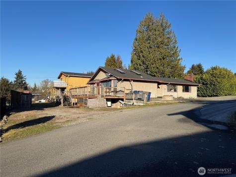 1717 Edmonds Renton WA 98056