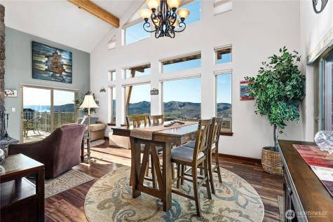 449 Lakayuse Road Manson WA 98831