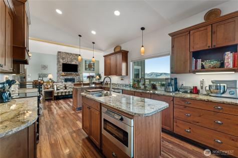 449 Lakayuse Road Manson WA 98831