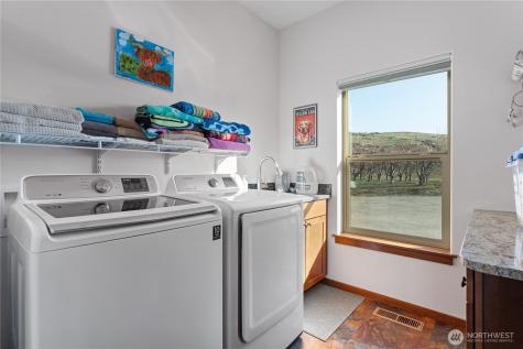 449 Lakayuse Road Manson WA 98831