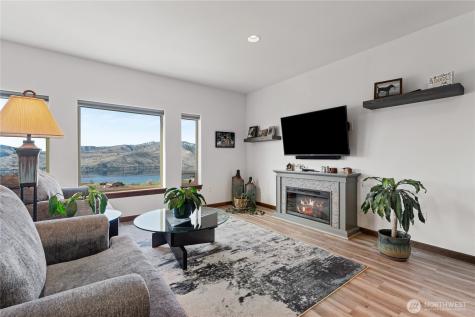 449 Lakayuse Road Manson WA 98831