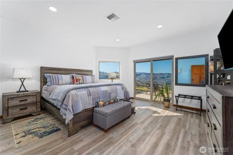 449 Lakayuse Road Manson WA 98831