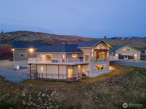 449 Lakayuse Road Manson WA 98831