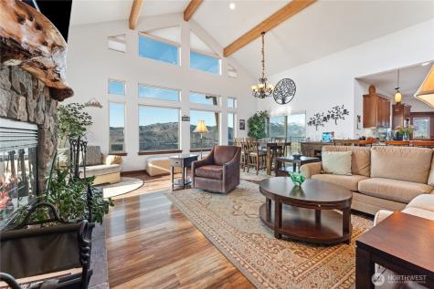 449 Lakayuse Road Manson WA 98831