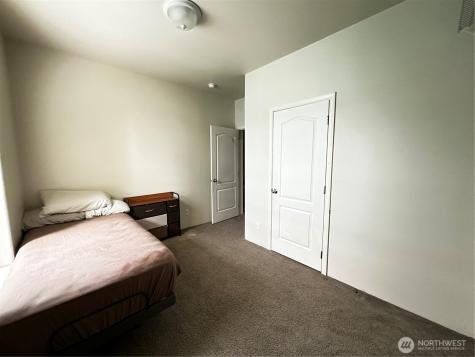 1720 Maple Lane Kent WA 98031