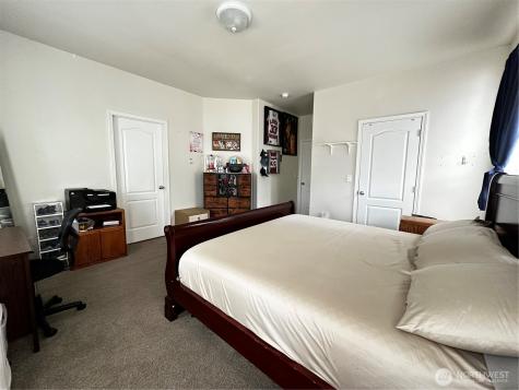 1720 Maple Lane Kent WA 98031
