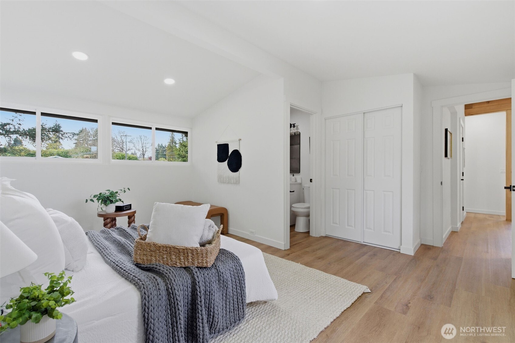 8102 Oakridge Drive SW Lakewood WA 98498