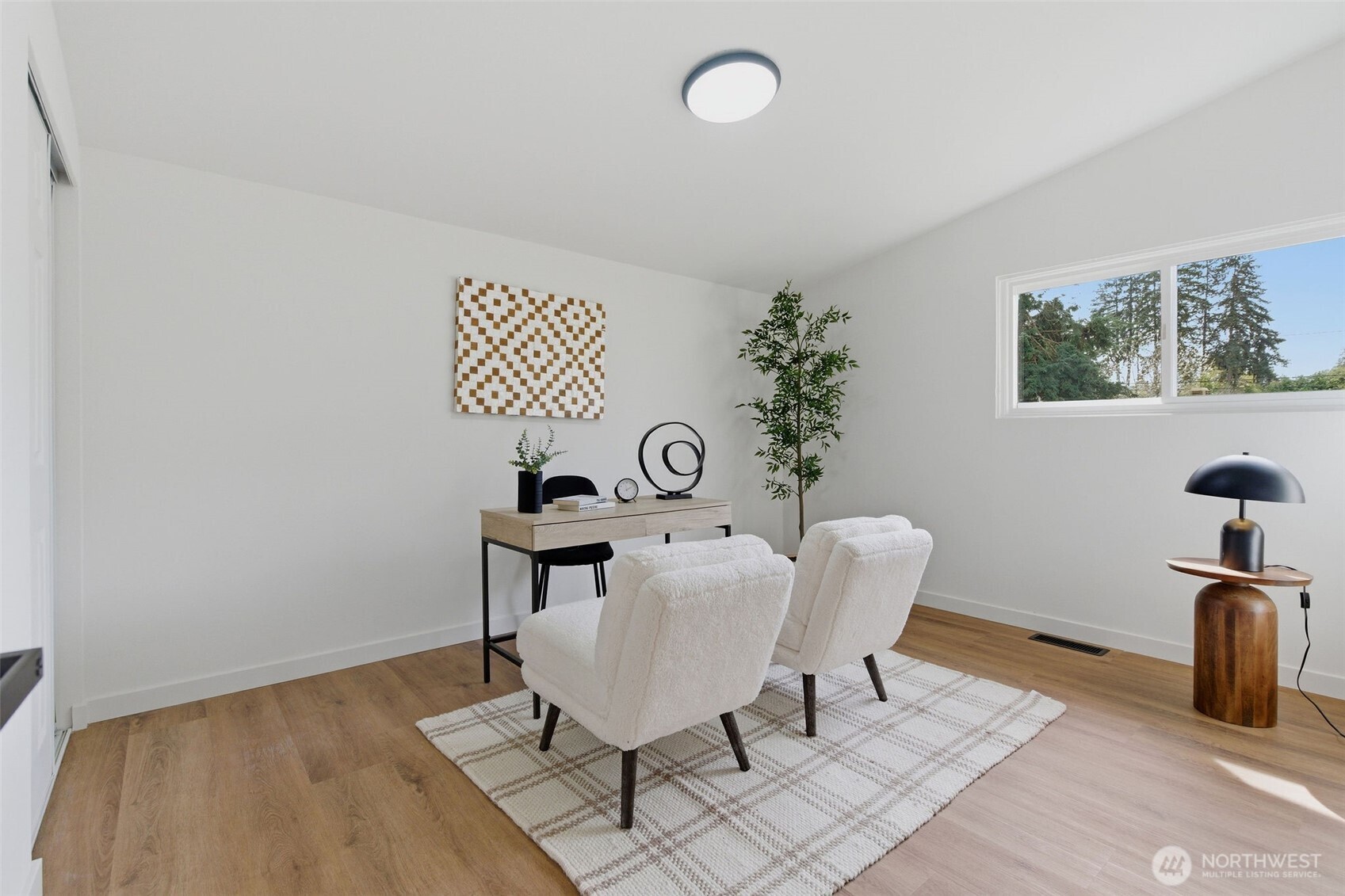 8102 Oakridge Drive SW Lakewood WA 98498