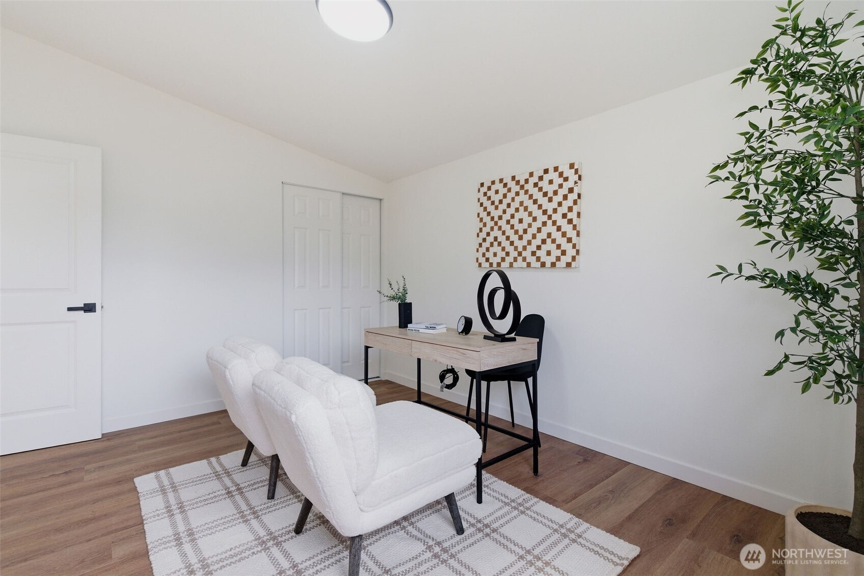 8102 Oakridge Drive SW Lakewood WA 98498