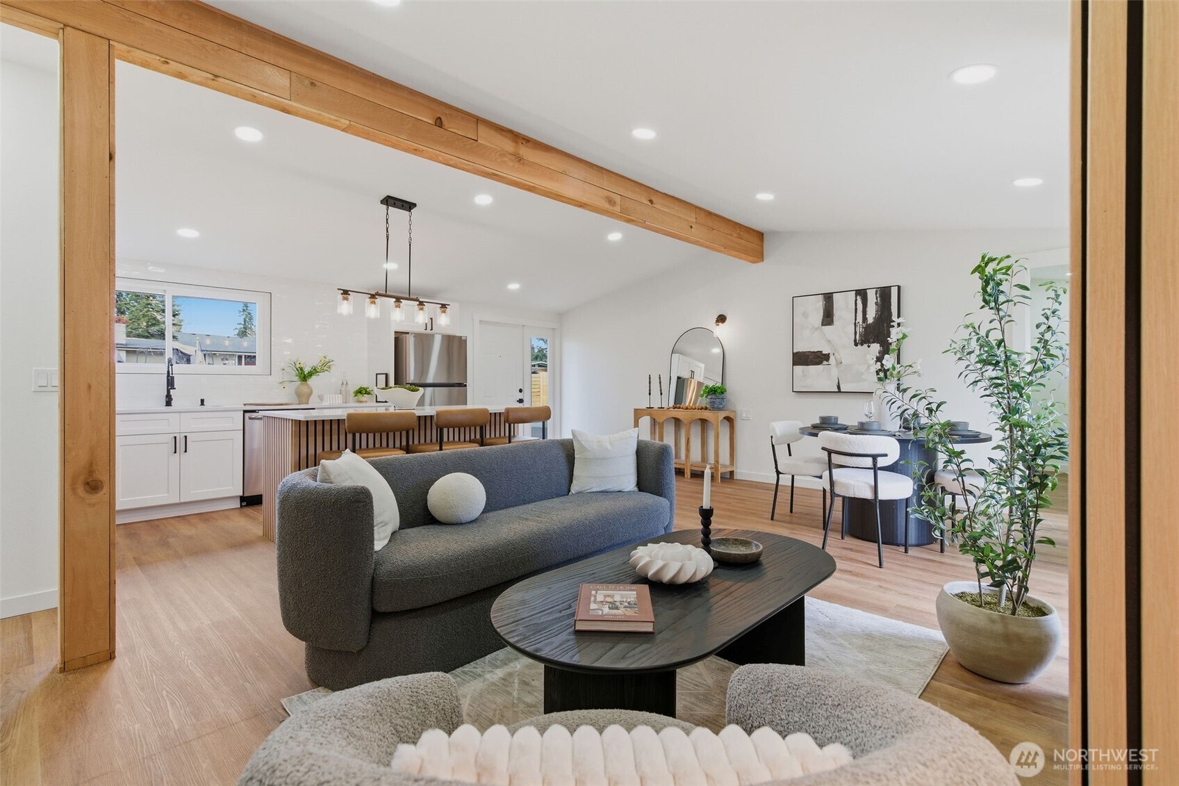 8102 Oakridge Drive SW Lakewood WA 98498