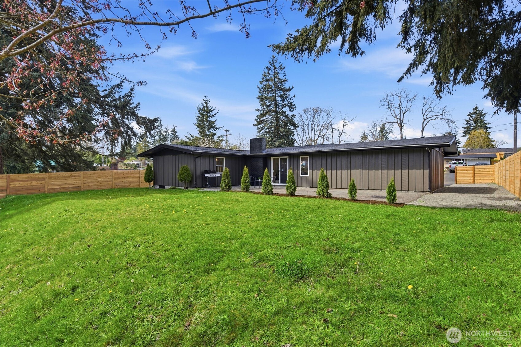 8102 Oakridge Drive SW Lakewood WA 98498
