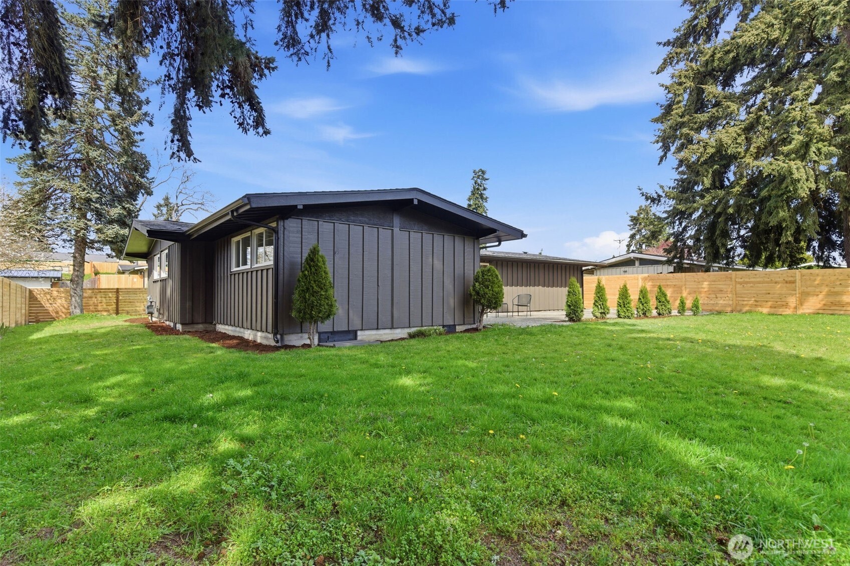 8102 Oakridge Drive SW Lakewood WA 98498