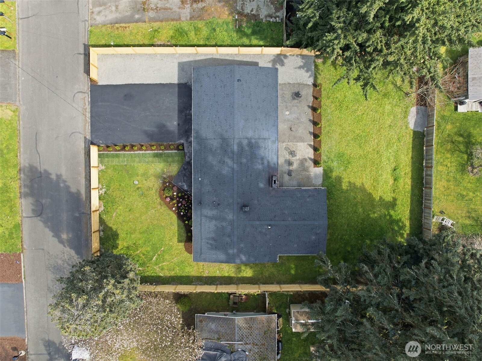 8102 Oakridge Drive SW Lakewood WA 98498