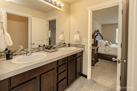 1737 Hillcrest Loop Mount Vernon WA 98274