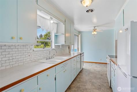 27821 SE 197th Street Maple Valley WA 98038
