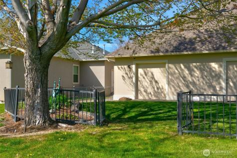 2205 S 88th Avenue Yakima WA 98903