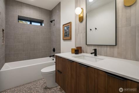 5010 NE 52nd Street Seattle WA 98105