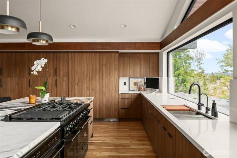 5010 NE 52nd Street Seattle WA 98105