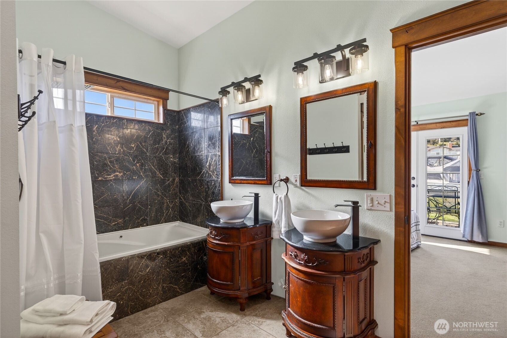 2227 Mariners Way Oak Harbor WA 98277
