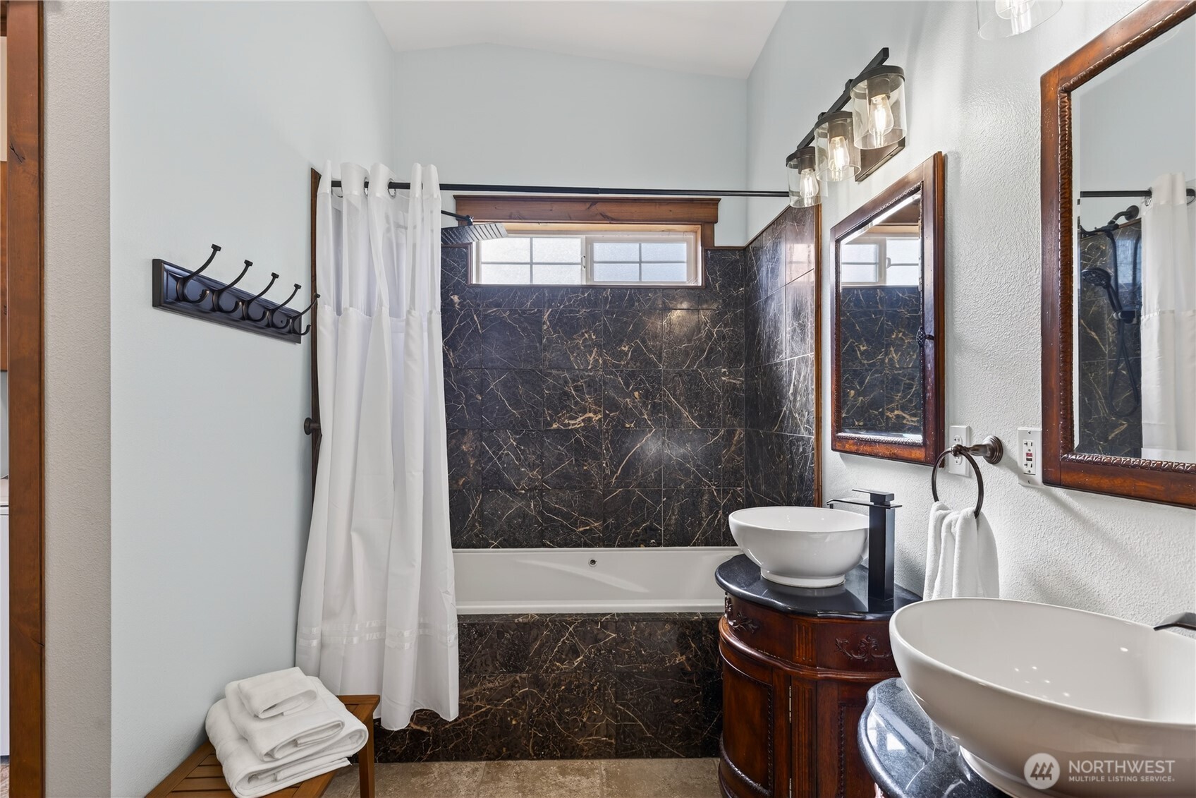 2227 Mariners Way Oak Harbor WA 98277
