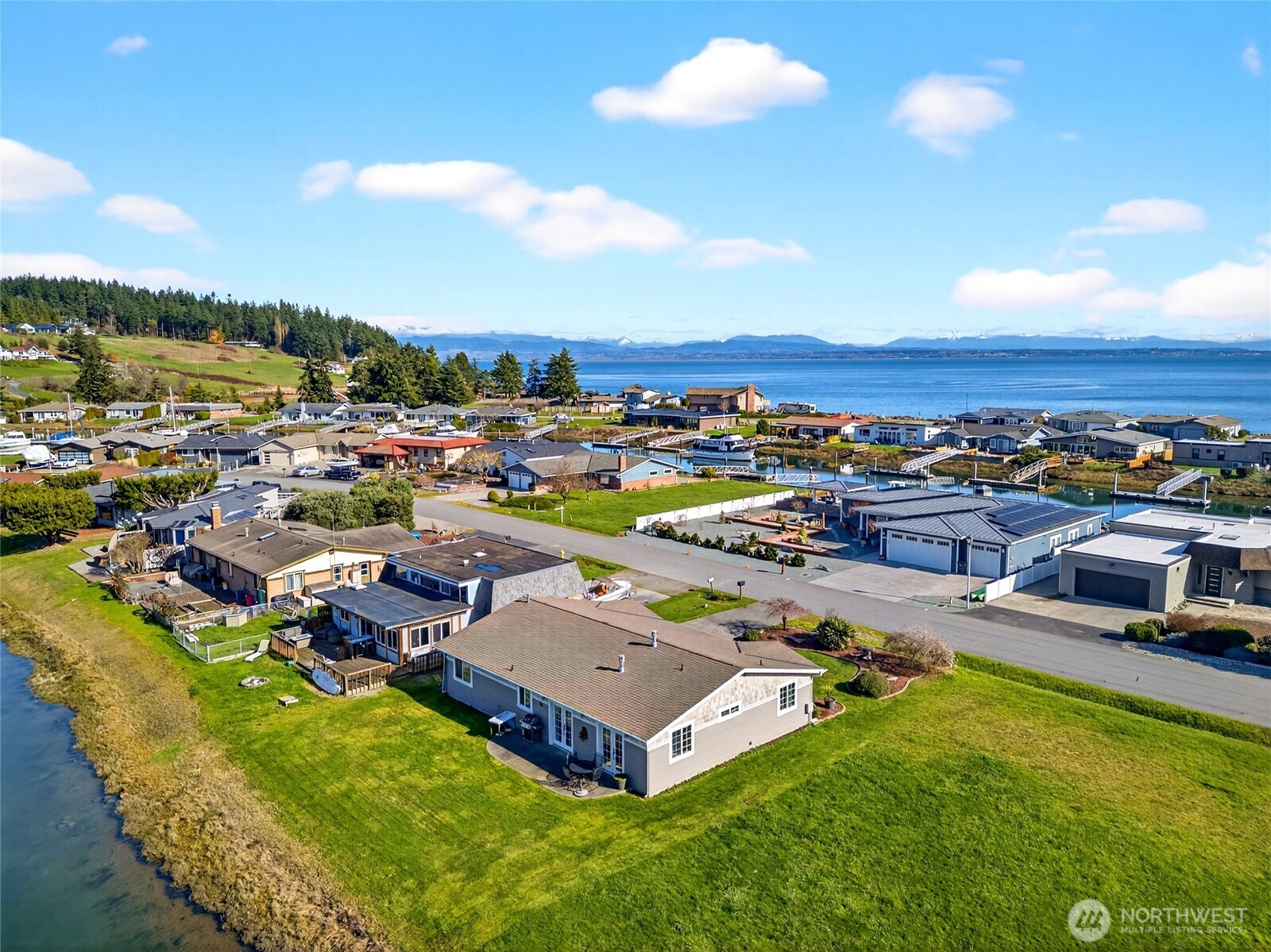 2227 Mariners Way Oak Harbor WA 98277