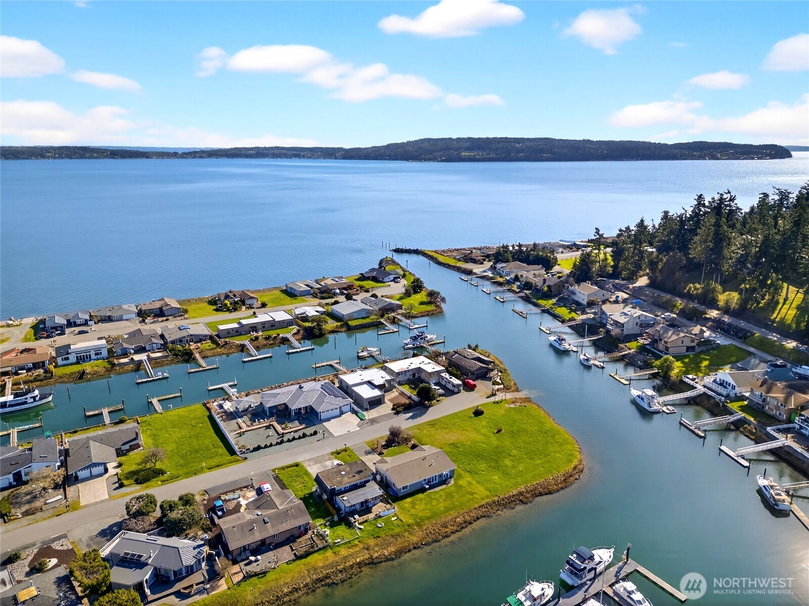 2227 Mariners Way Oak Harbor WA 98277