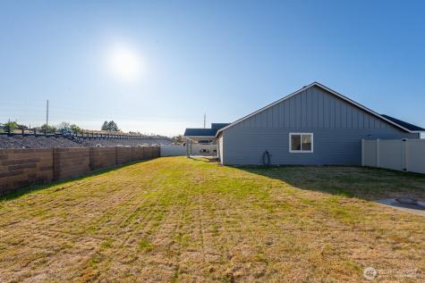 1205 W Sequoia Road Moses Lake WA 98837