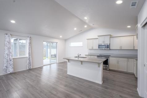 1205 W Sequoia Road Moses Lake WA 98837