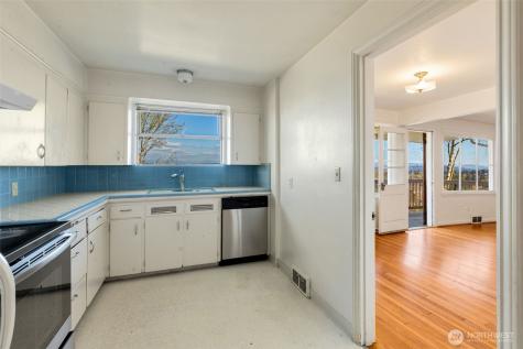 7508 56th Avenue NE Seattle WA 98115