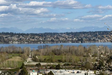 7508 56th Avenue NE Seattle WA 98115