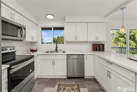5033 37th Street NE Tacoma WA 98422