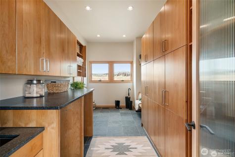 671 Ravens Home Lane Malaga WA 98828