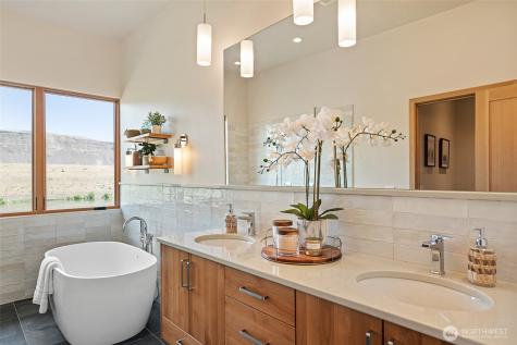 671 Ravens Home Lane Malaga WA 98828
