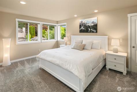 21118 SE 137th Place Issaquah WA 98027