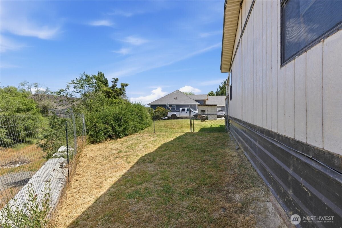 415 Sunny Drive Electric City WA 99123