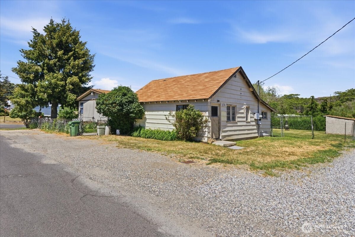 415 Sunny Drive Electric City WA 99123