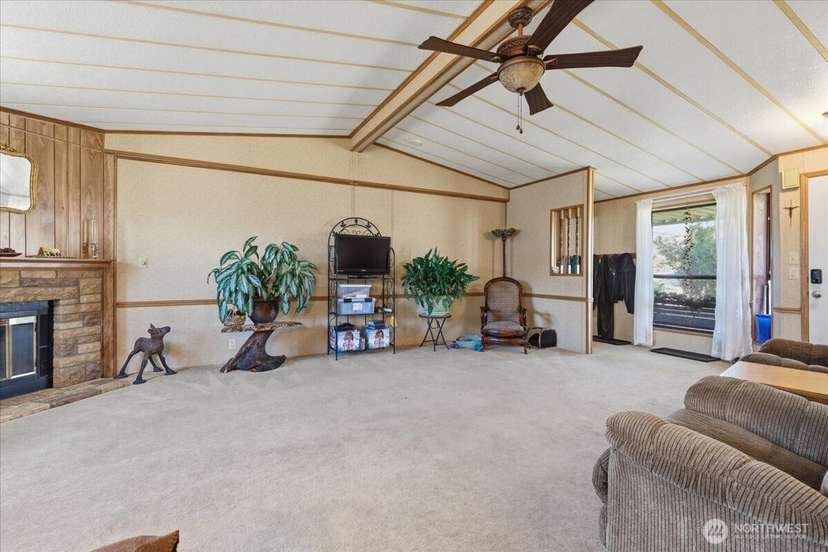 415 Sunny Drive Electric City WA 99123