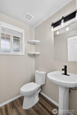 1212 N 12th Place Mount Vernon WA 98273