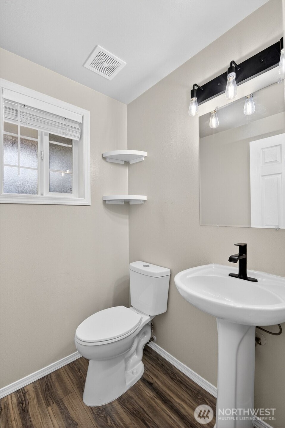 1212 N 12th Place Mount Vernon WA 98273