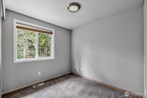 1212 N 12th Place Mount Vernon WA 98273
