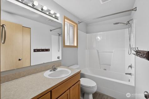 1212 N 12th Place Mount Vernon WA 98273