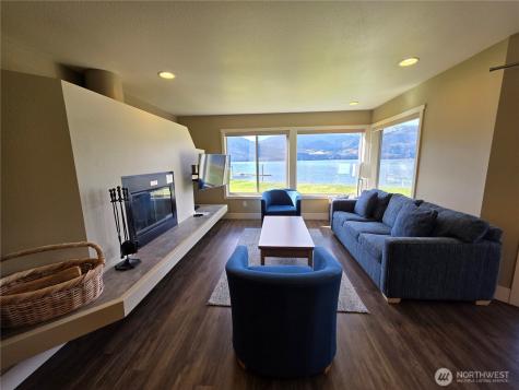 1 Lakeside 702-g Manson WA 98831