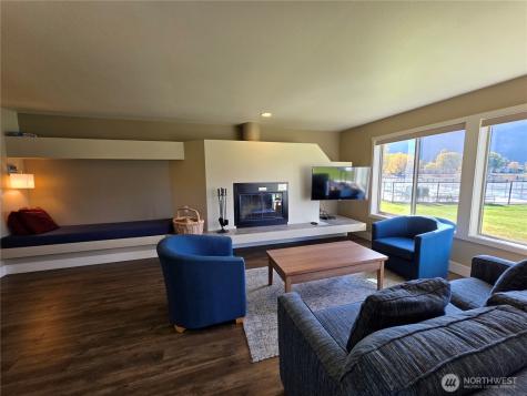1 Lakeside 702-g Manson WA 98831